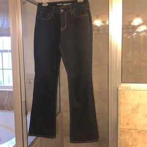 Size 6 Old Navy Curvy profile boot cut jeans